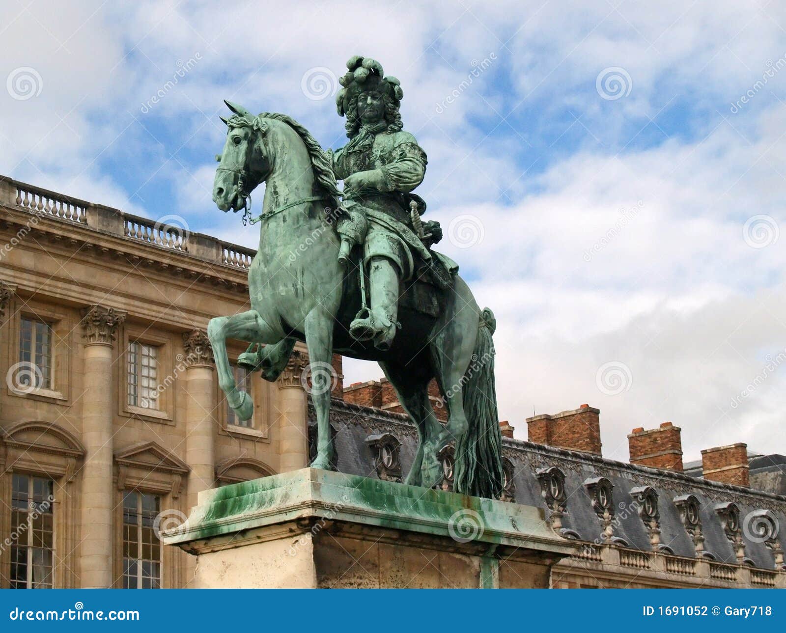 statue of louis xiv, king of france