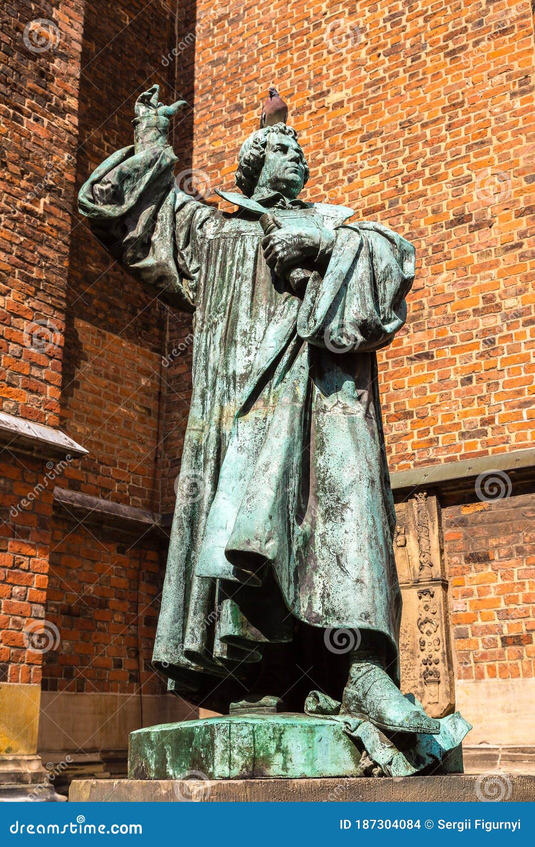 Statue of Martin Luther in Hannover Stock Photo - Image of faith ...