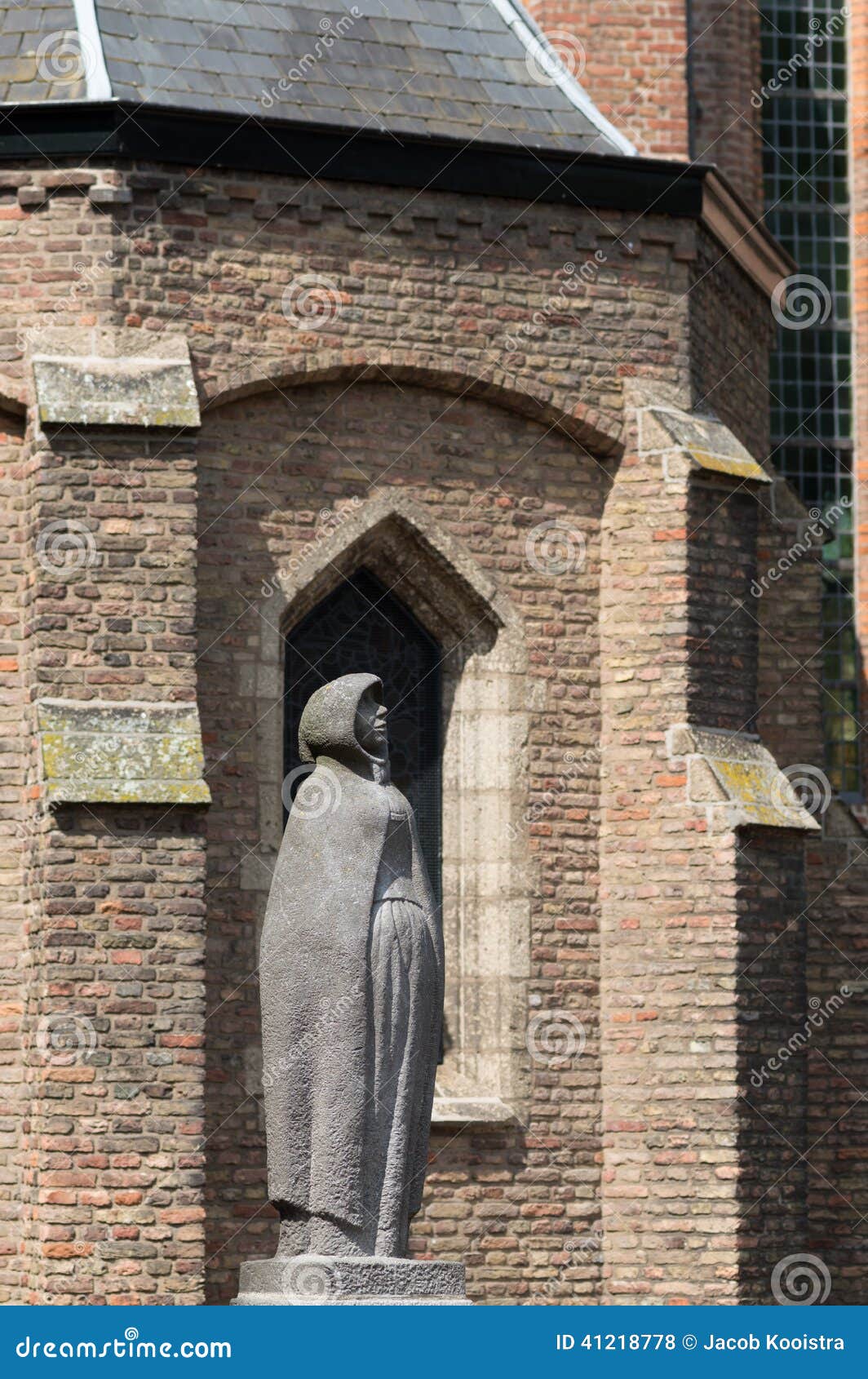 Concert Delft Oude Kerk Statue Next To Oude Kerk Delft Stock Photo - Image of woman, kerk: 41218778
