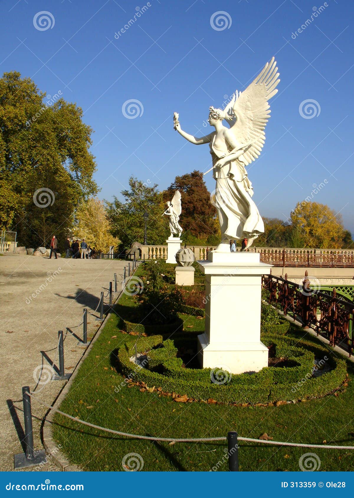 Statue in park stock image. Image of aesthetical, monument 313359