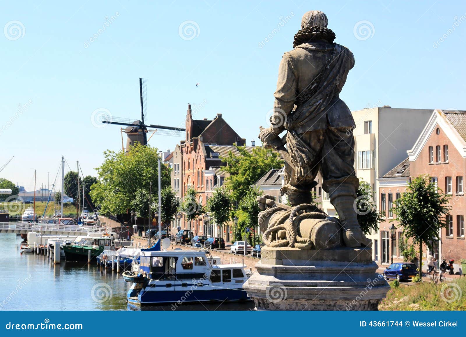 statue of piet heyn in delfshaven, netherlands
