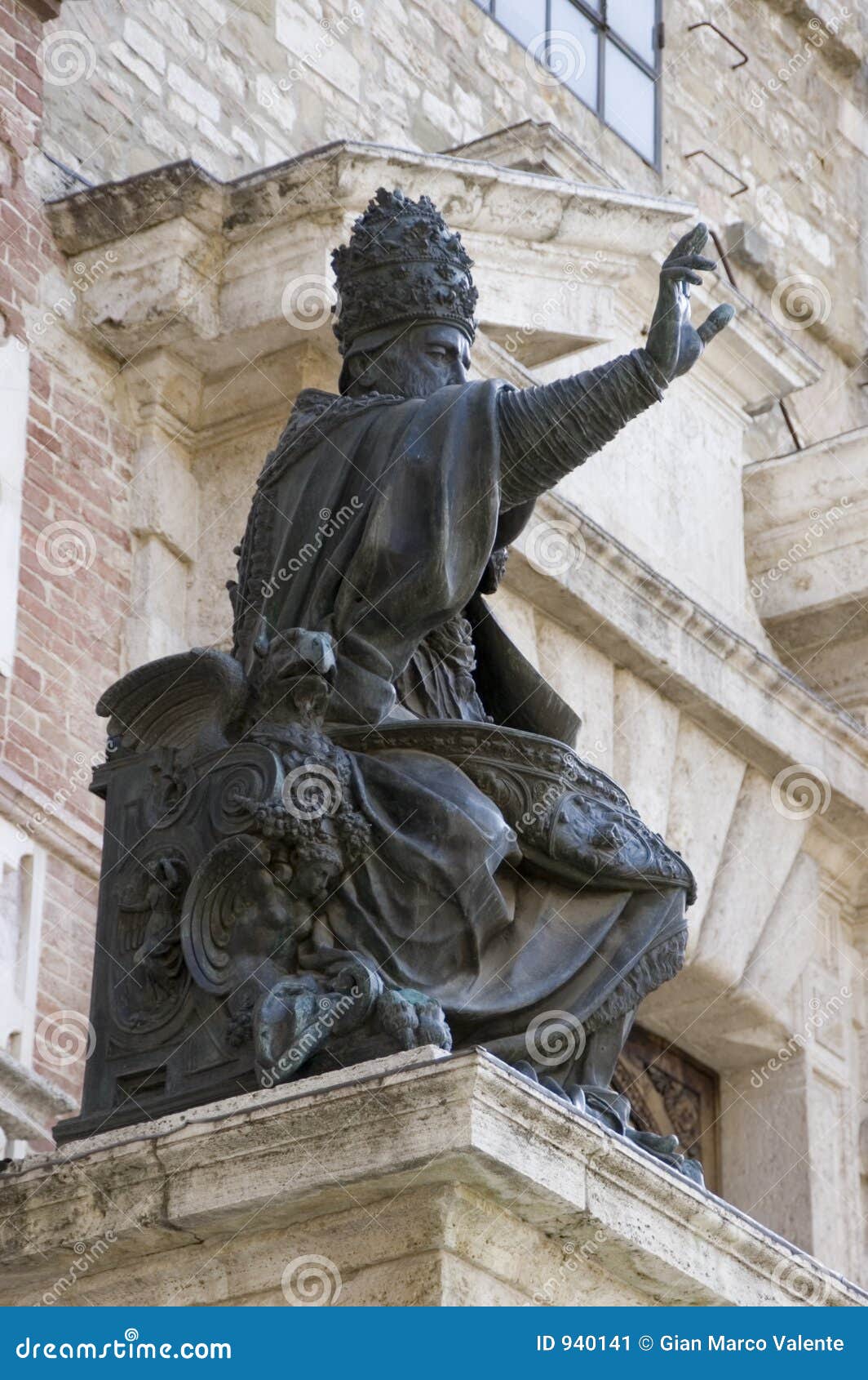 statue of pope julius iii, perugia, italy