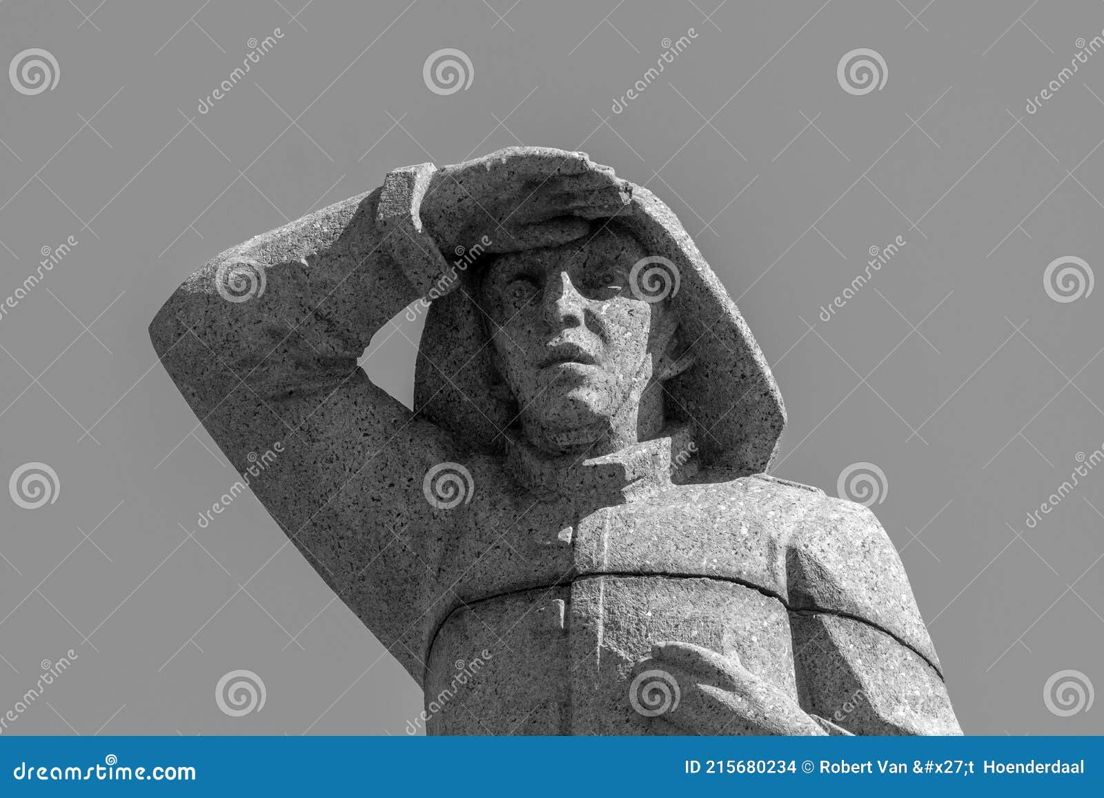 A Statue Of A Sailor Kissing A Girl Located In Portsmouth Dockyard