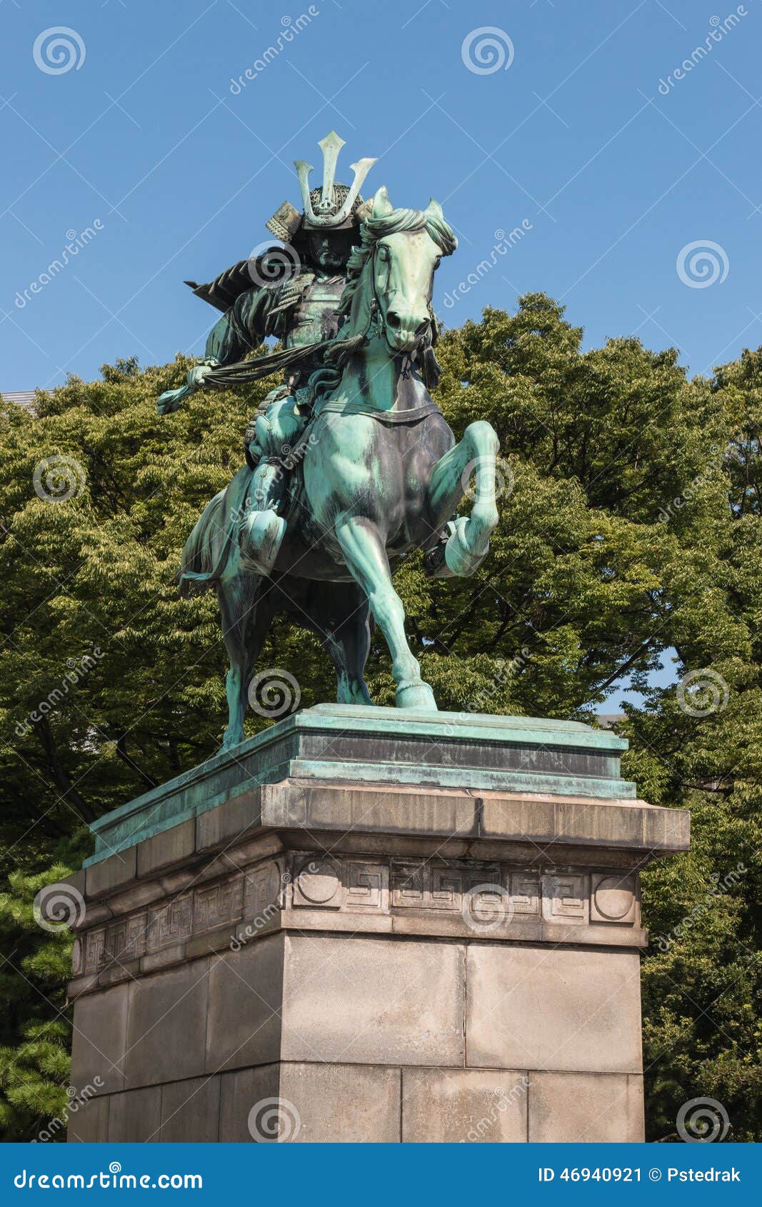 Statue of samurai in Tokyo stock image. Image of bronze 46940921