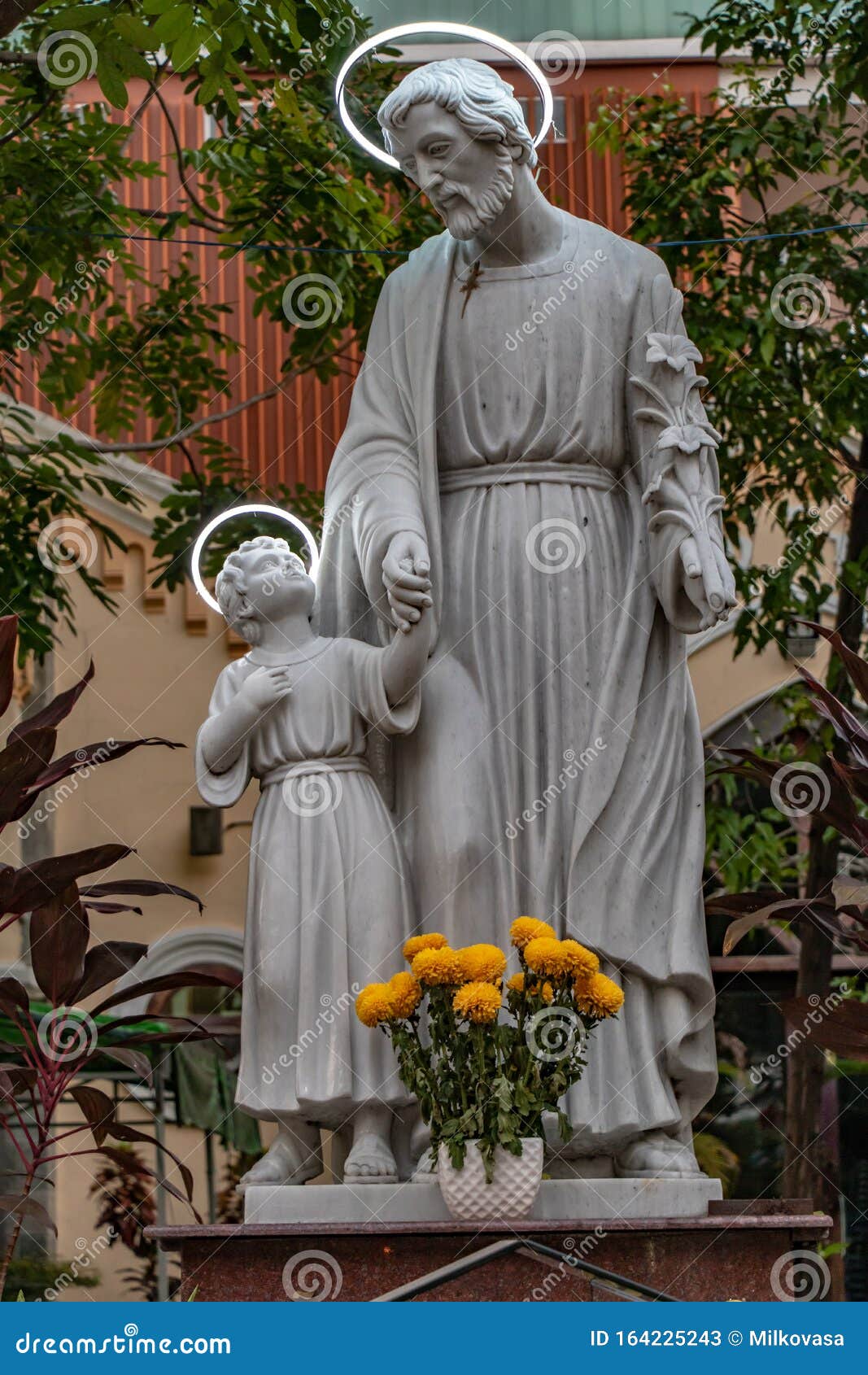 737 Statue St Joseph Photos Free Royalty Free Stock Photos From Dreamstime