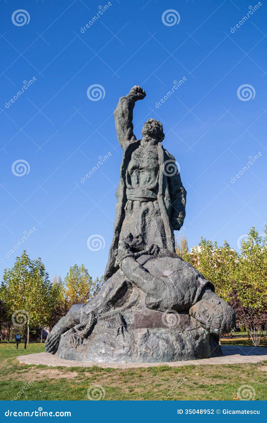 statue uprising of 1907