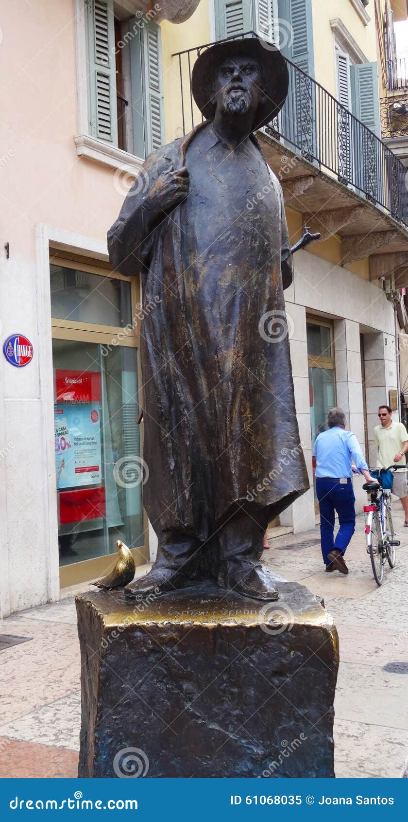 Statue, Verona, Italien redaktionelles bild. Bild von kultur 61068035