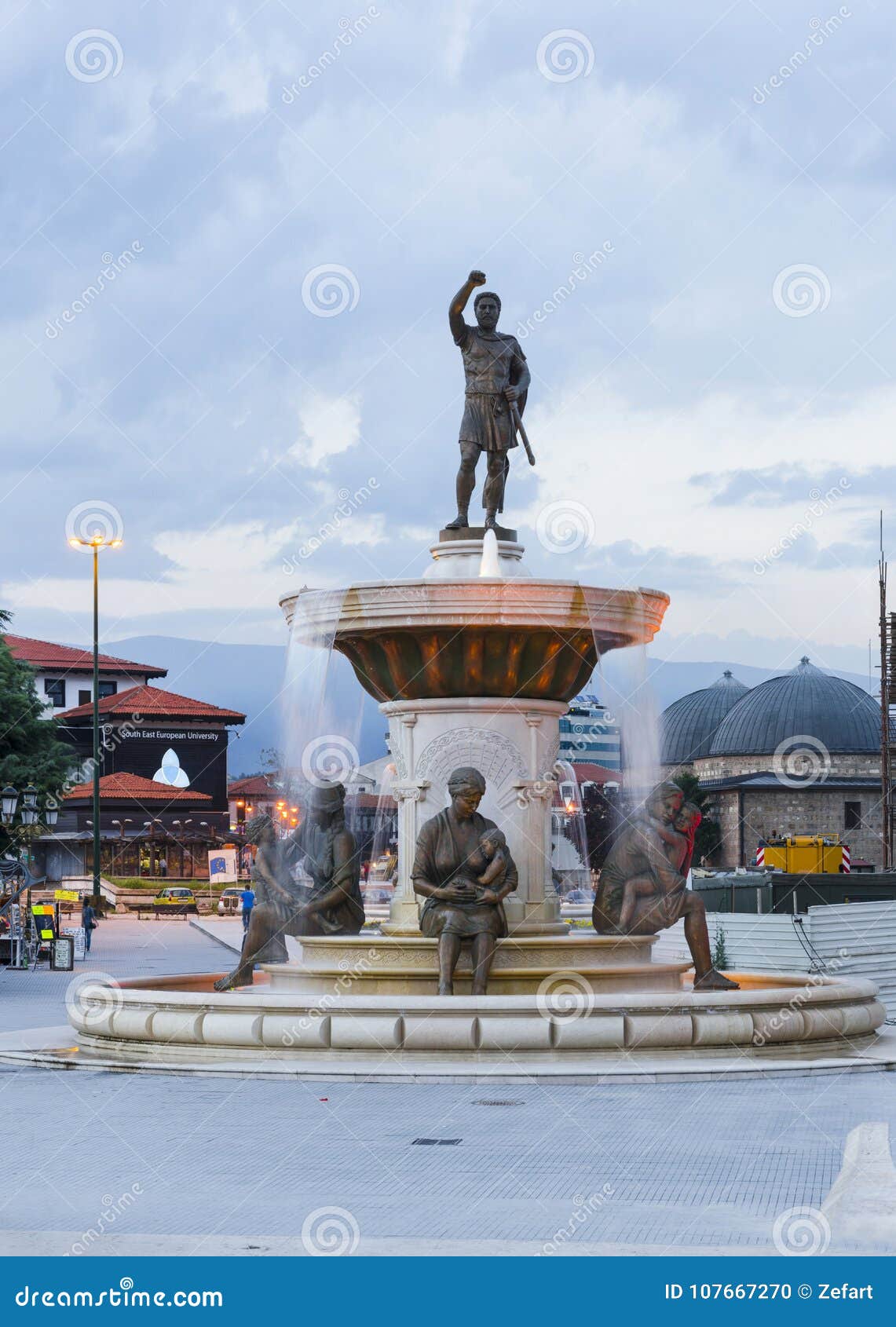 Statue Von Filip Ii Vater Von Alexander Der Grosse Monument Skopje Macedonia Redaktionelles Bild Bild Von Monument Vater