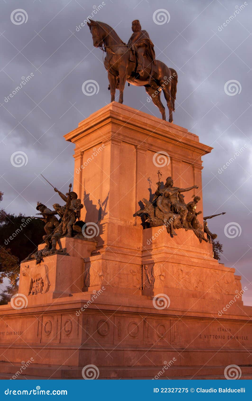 Statue von Garibaldi stockbild. Bild von militärisch - 22327275