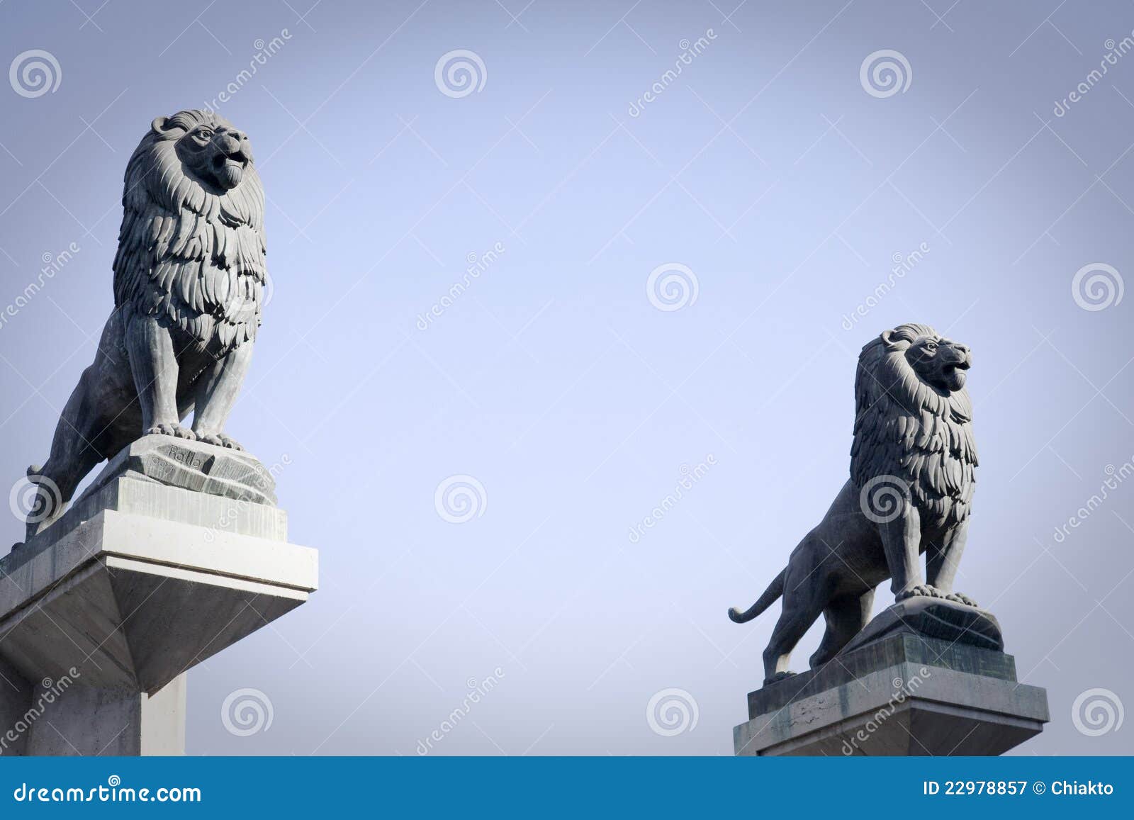 statues of lions in zaragoza, spain