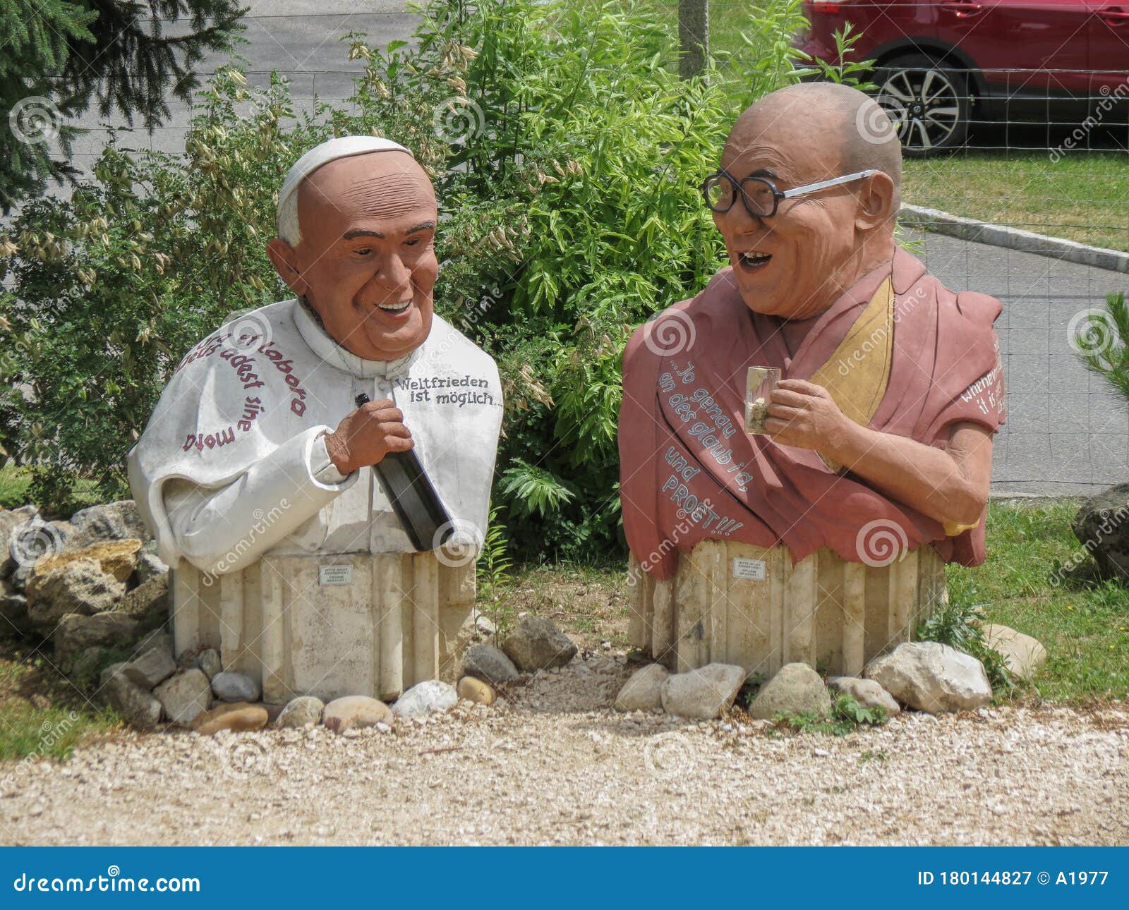 Statues of Pope and Dalai Lama Editorial Photography - Image clay: 180144827