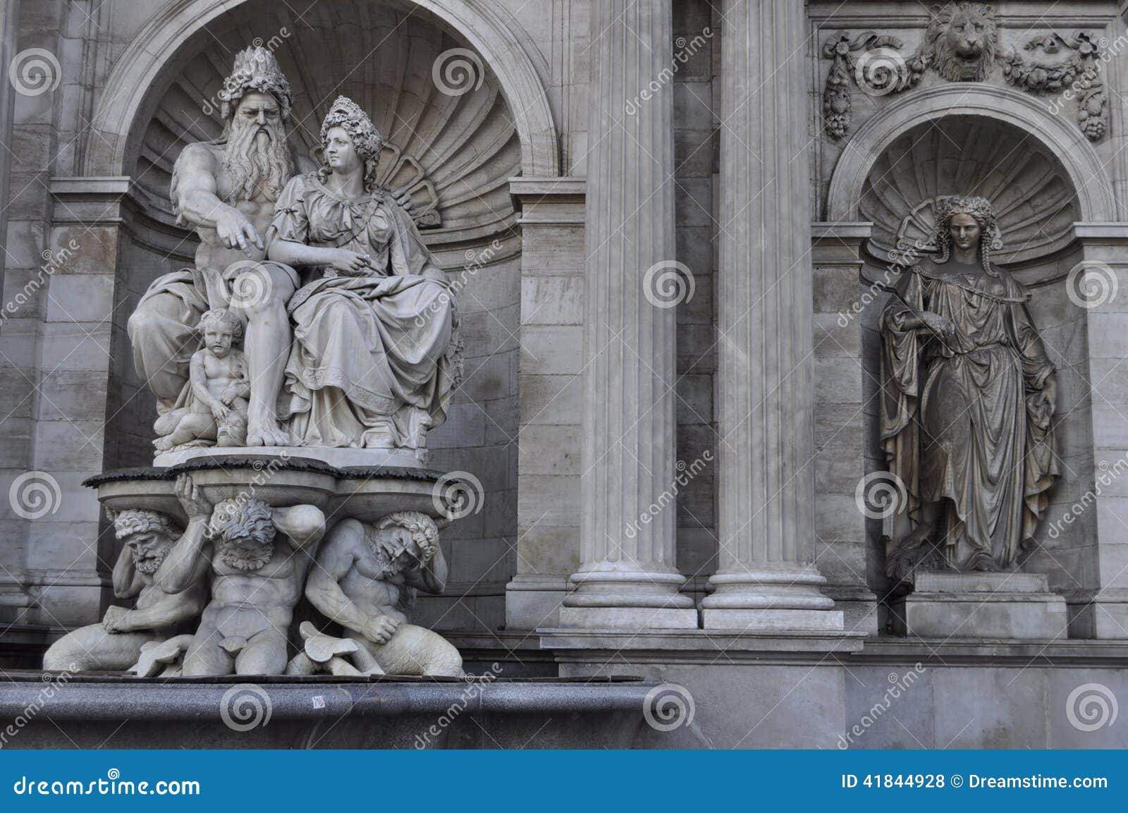 Statues in Vienna stock photo. Image of historic, austria 41844928