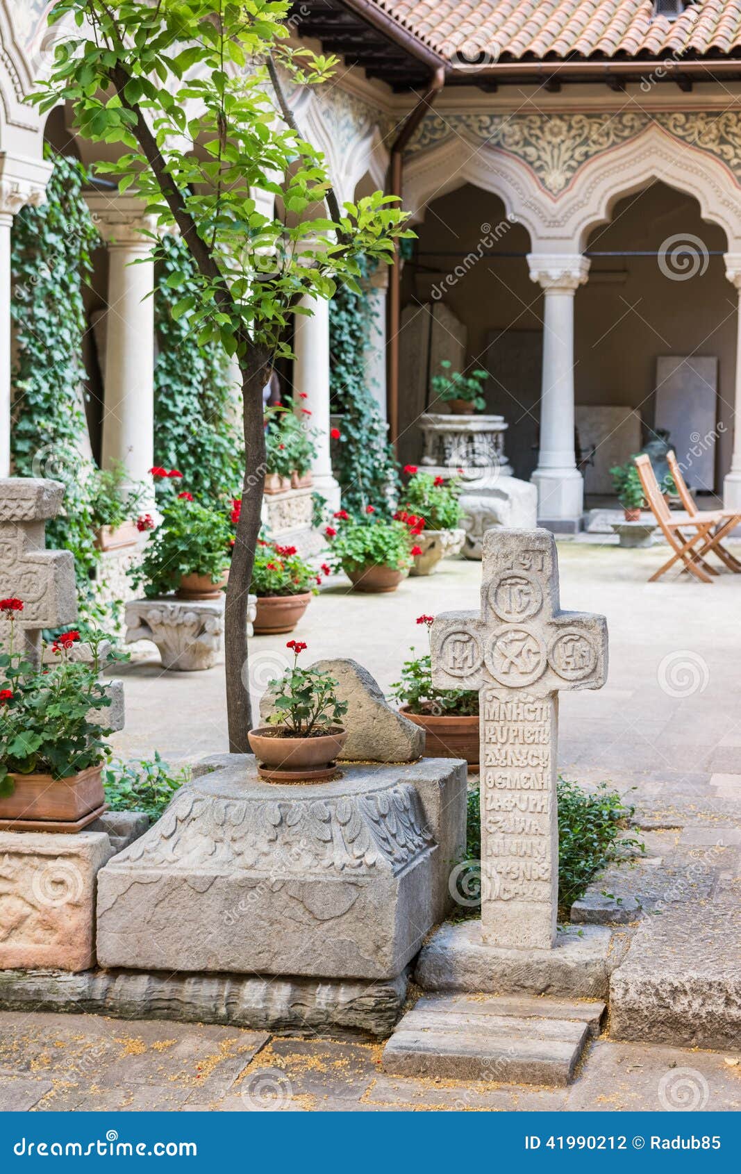 Stavropoleos Monastery Courtyard Editorial Photography - Image of