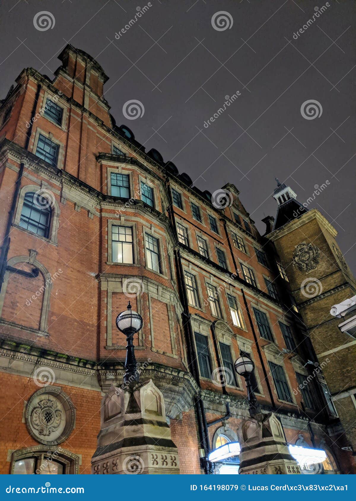 Stazione ferroviaria di Liverpool Stazione ferroviaria di Londra. Stazione ferroviaria di Liverpool di notte Esterno della stazione ferroviaria di Liverpool Street Station, Londra