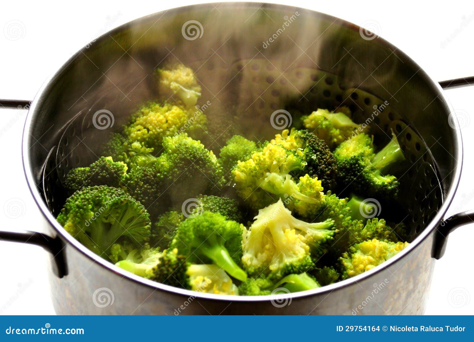 vegan food : steaming broccoli in an inox pot