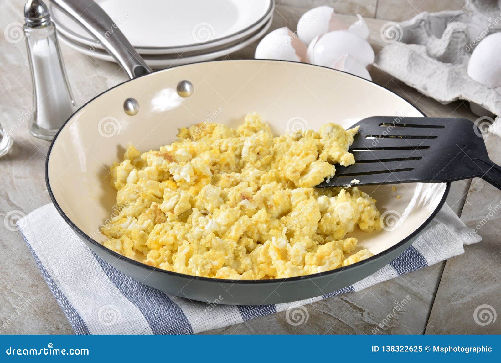 Steam cooked scrambled eggs (120) фото