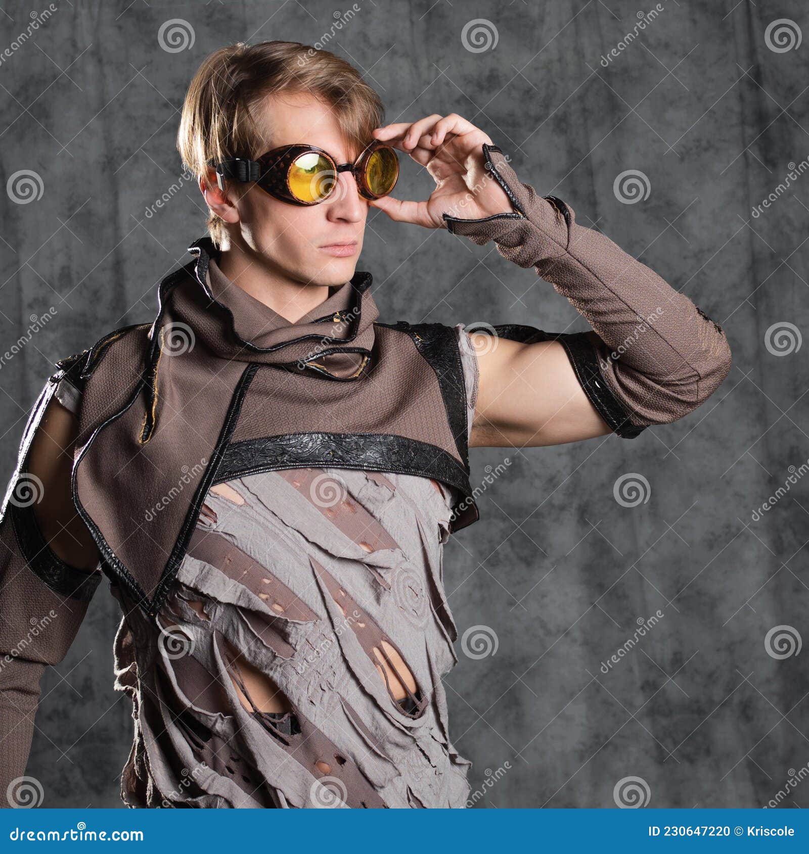 Steampunk- Oder Postapokalyptische Figur Als Junger Mann in Einem Anzug.  Stockfoto - Bild von einsiedler, individualität: 230647220