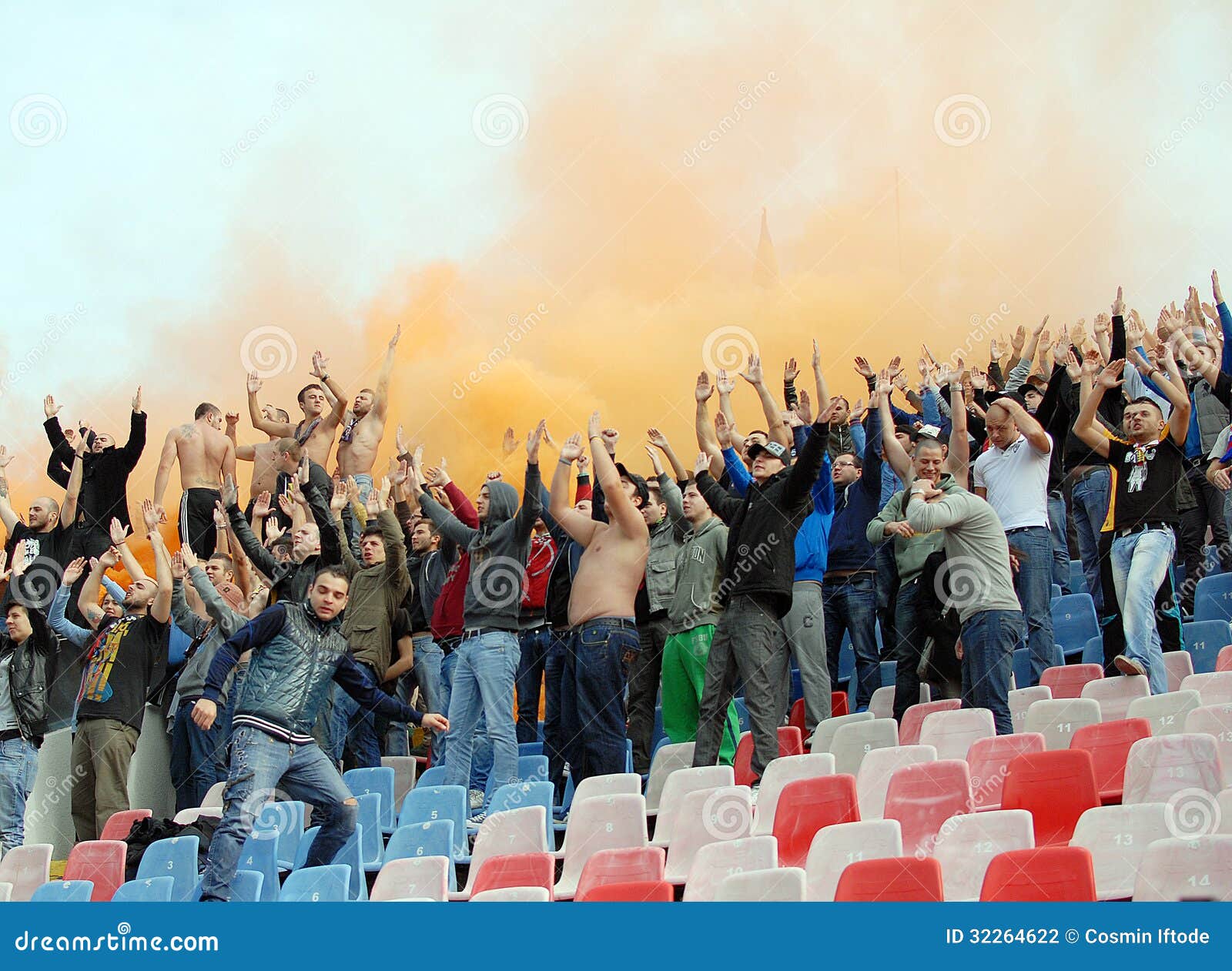 Steaua Bucharest Line Up Against VfB Stuttgart Editorial Stock Image -  Image of bombs, header: 32264489