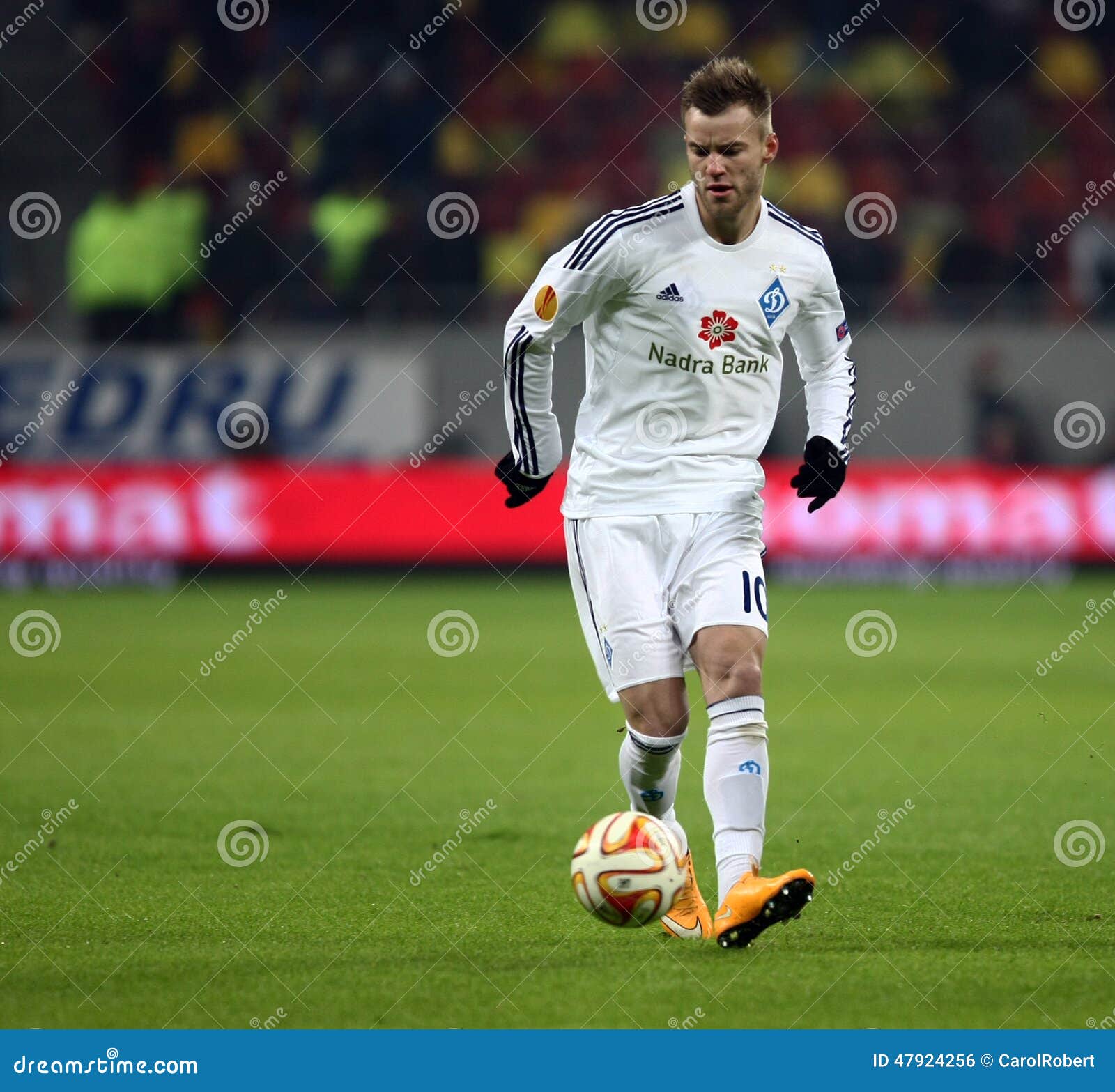 Steaua Bucharest Vs. Dynamo Kyiv Editorial Stock Photo - Image of national,  ball: 48006198