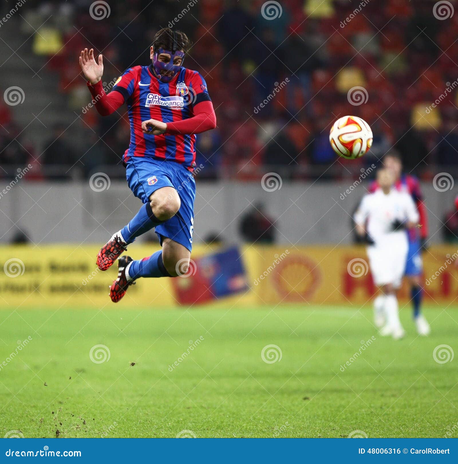 Steaua Bucharest Vs. Dynamo Kyiv Editorial Stock Photo - Image of national,  ball: 48006198