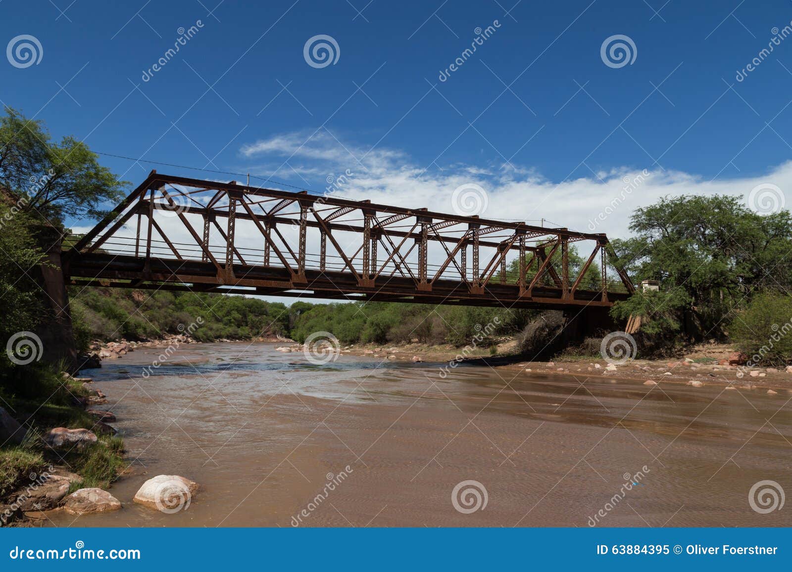 steel bridge construction in alemania, argentina