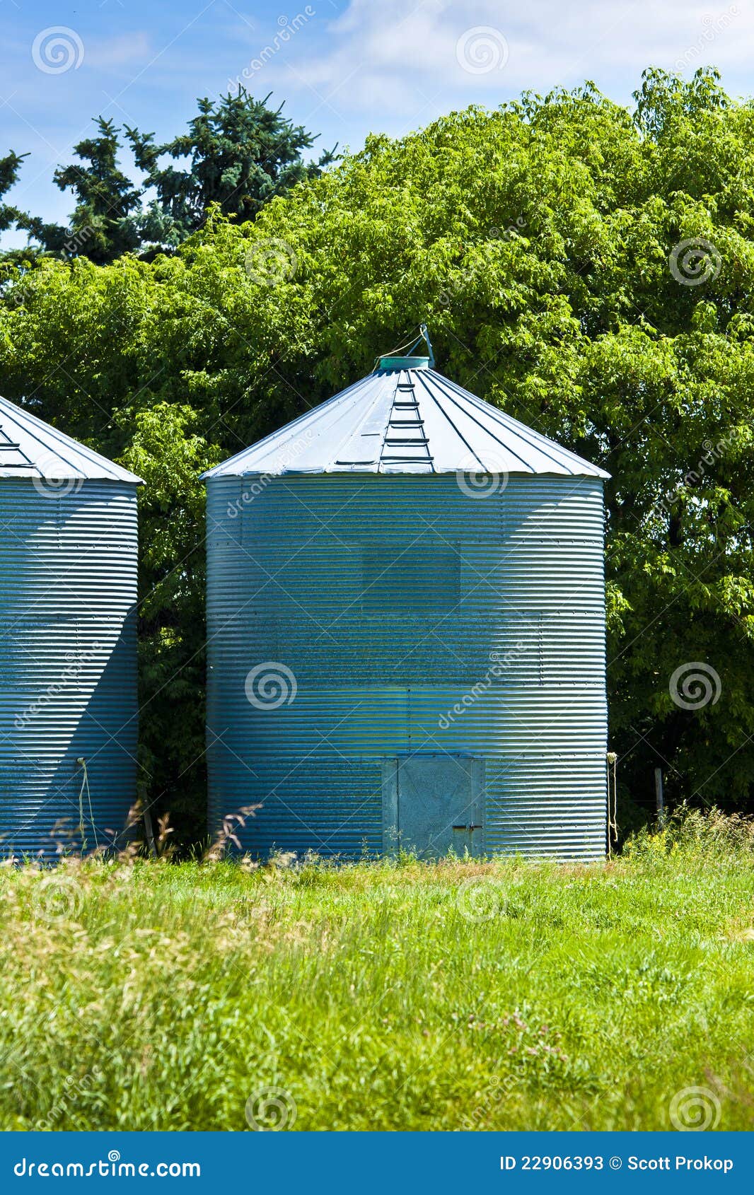 Steel Grain Bins stock image. Image of rural, silo, silver 22906393