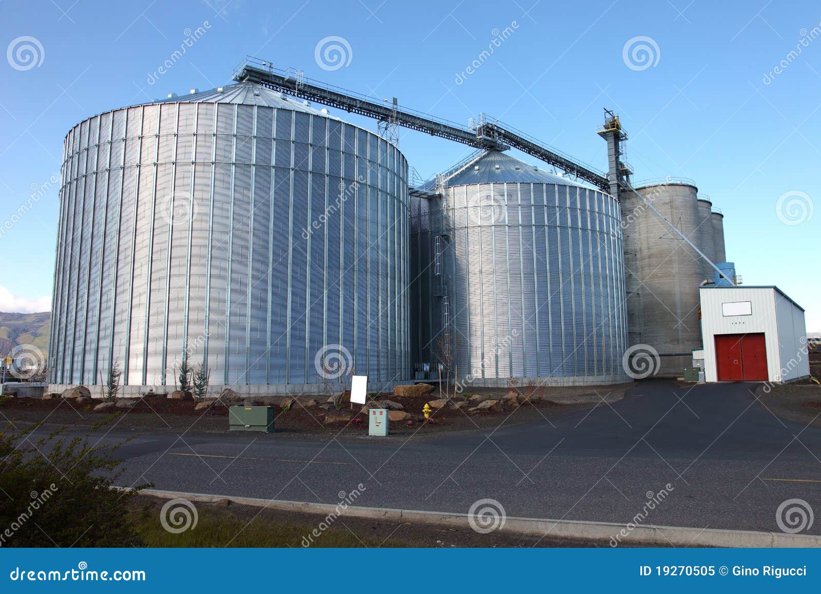 Steel Grain Silos in the Dalles Oregon Stock Image Image of rural