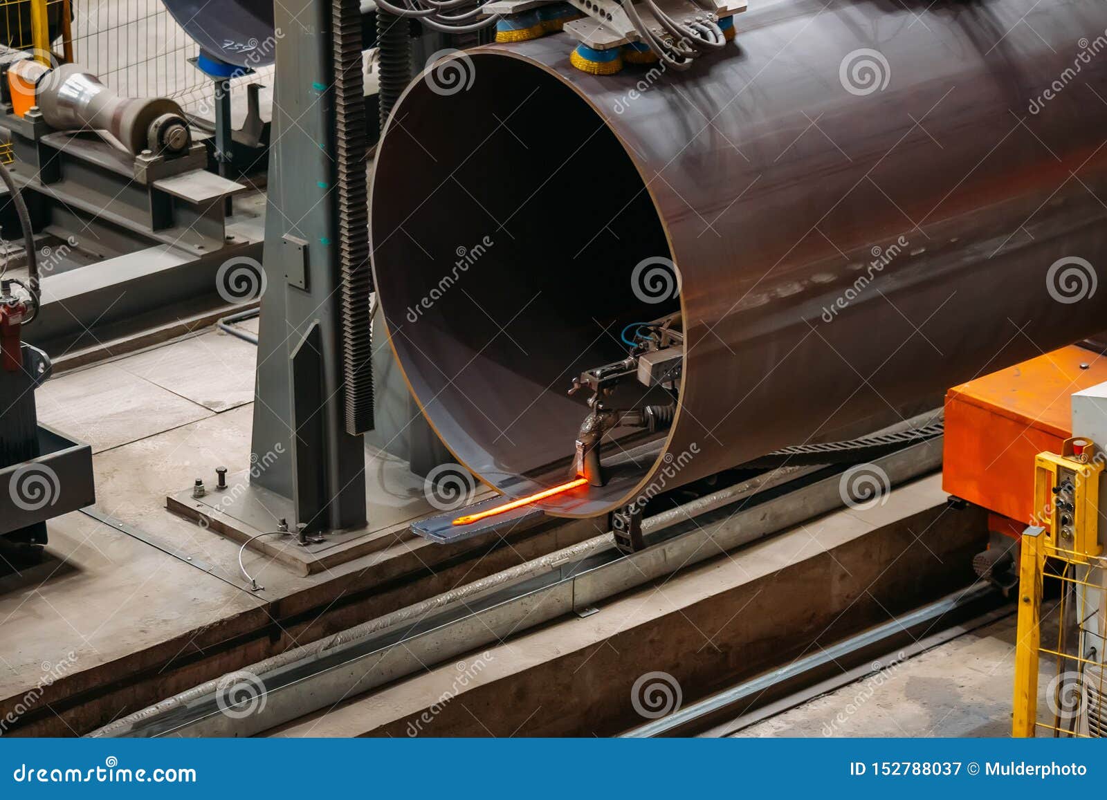 steel pipe internal seam welding by longitudinal tack welding machine