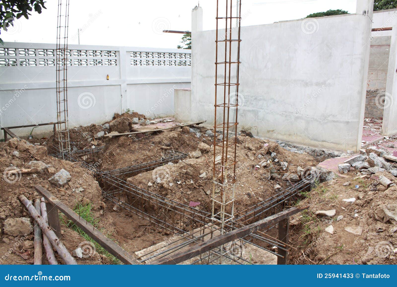 Steel Reinforcement Placed in Foundation Excavatio Stock Image Image of housing, object 25941433