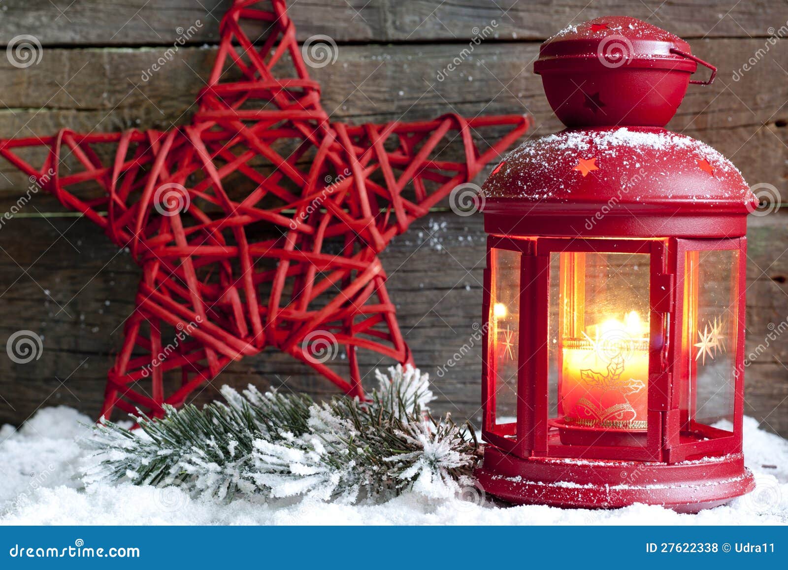 Sfondi Natalizi Lanterna.Stella E Lanterna Rosse Di Natale Fotografia Stock Immagine Di Incandescenza Nuovo 27622338