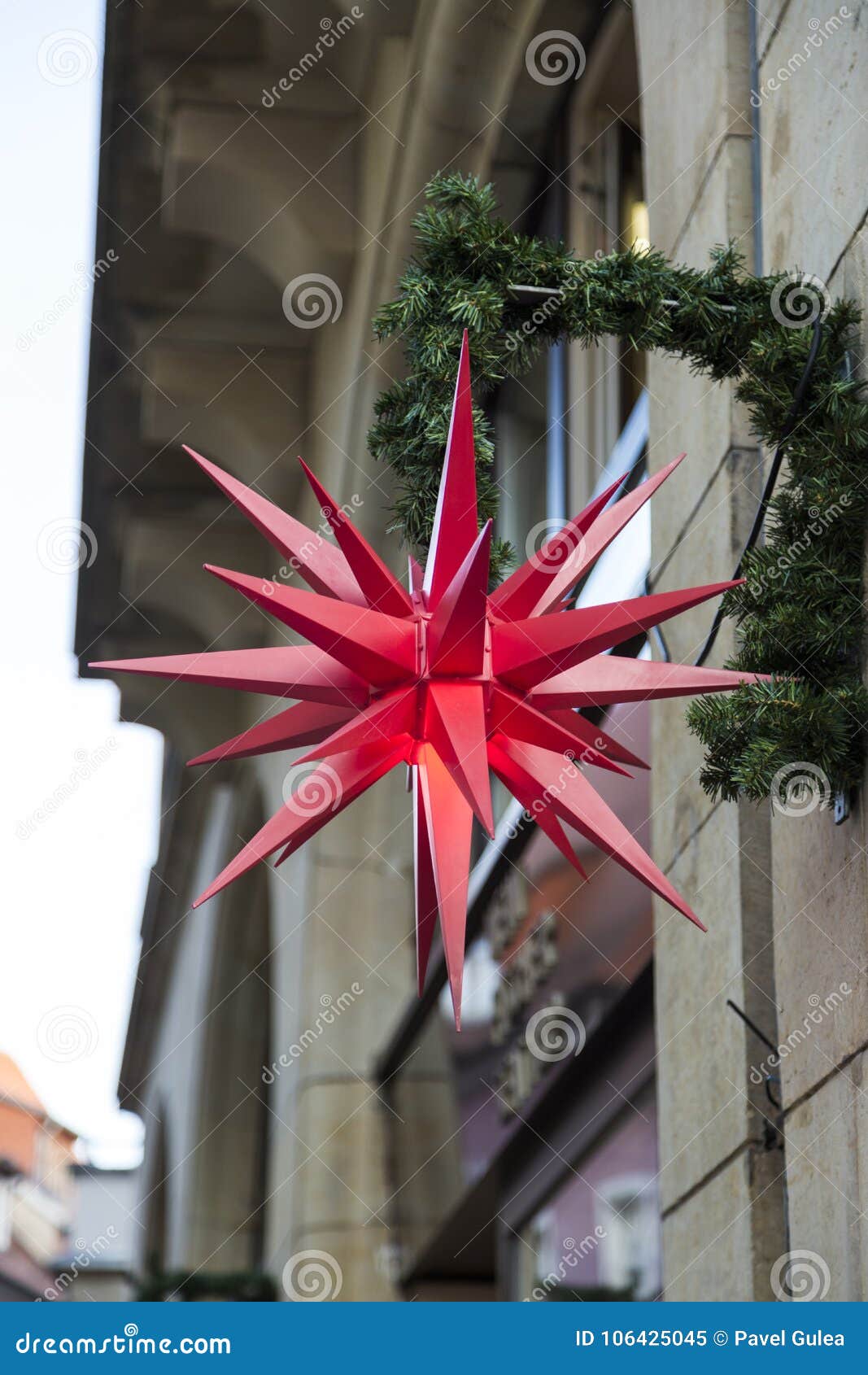 Stella Di Natale Con Bottiglie Di Plastica.Stella Tedesca Tradizionale Di Plastica Rossa Di Natale Grande All Aperto Immagine Stock Immagine Di Natale Bello 106425045