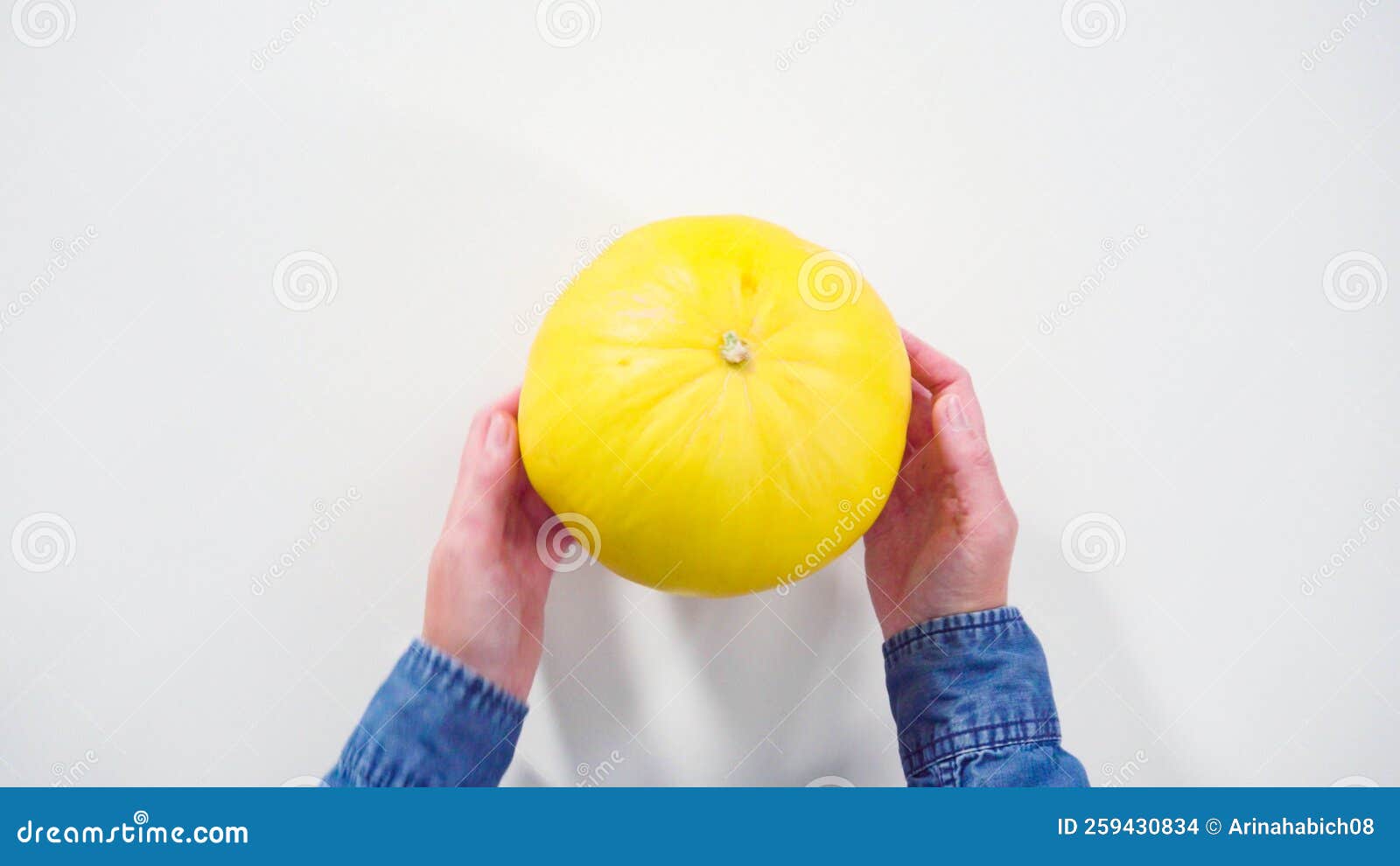 Golden dewlicious melon stock photo. Image of food, plant 259430834