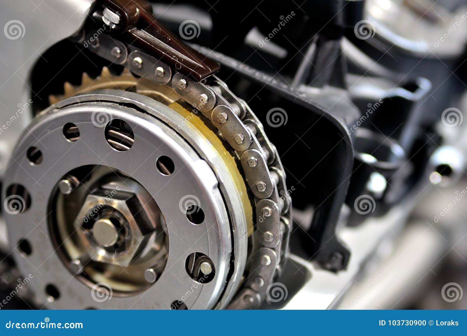 Steuerkette Von Einem Automotor Stockfoto - Bild von motor, schwarzes:  103730900
