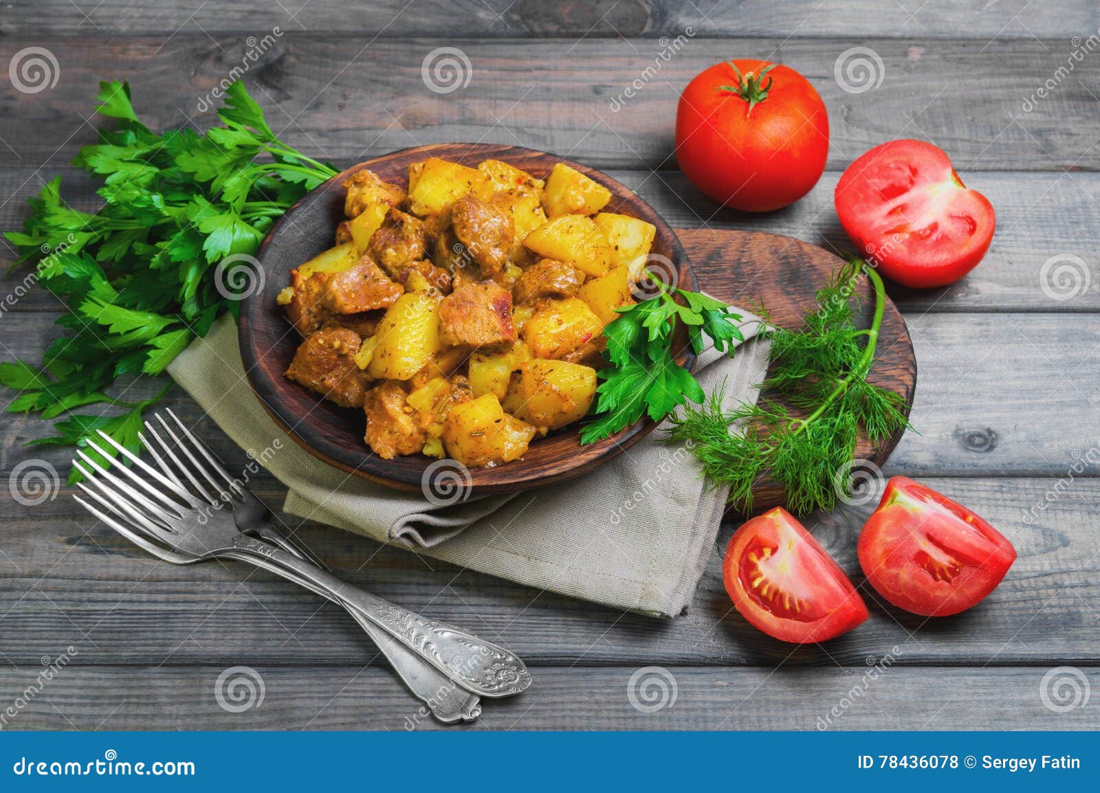 Картошка с мясом и зеленью