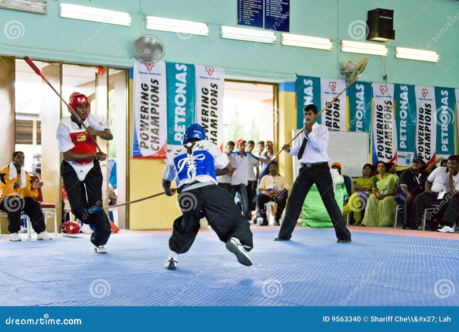 Stick Fighting (Silambam) Action Editorial Image - Image of fight, indoor:  9563340