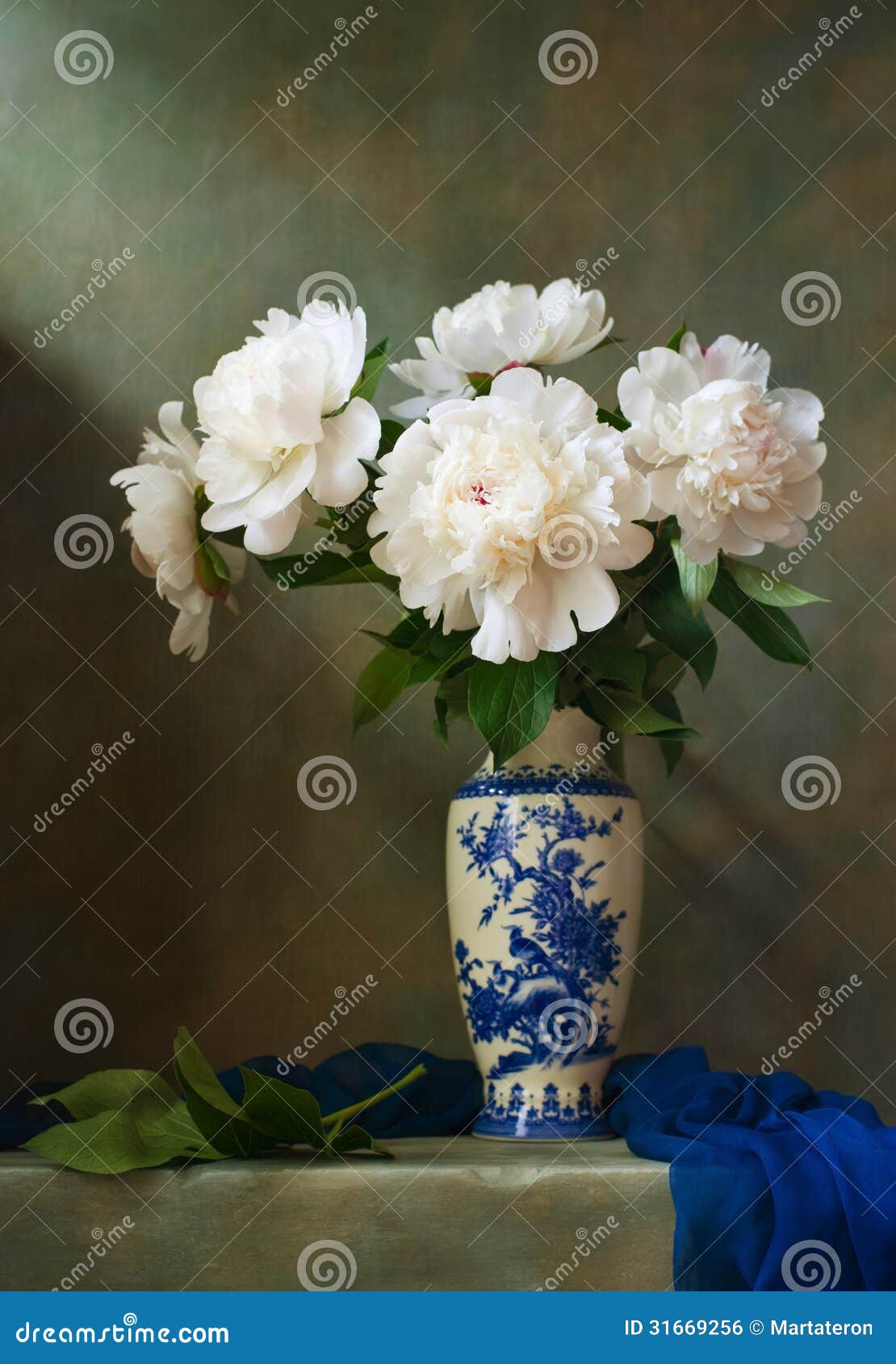 still life with white peonies