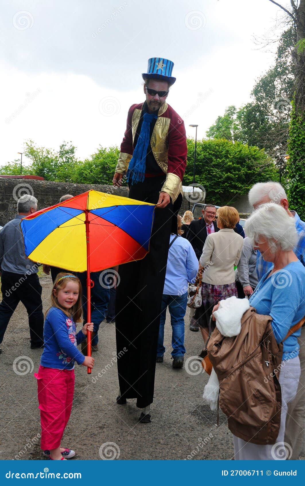 Stiltwalker editorial photo. Image of human, festival 27006711