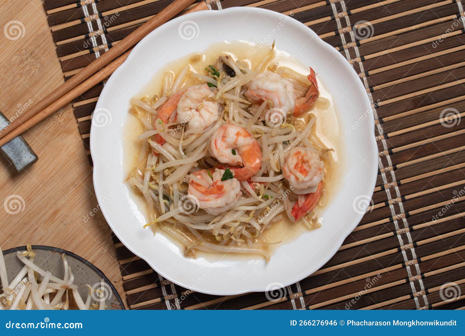 Stir Fried Shrimp with Bean Sprouts in Oyster Sauce Stock Photo - Image