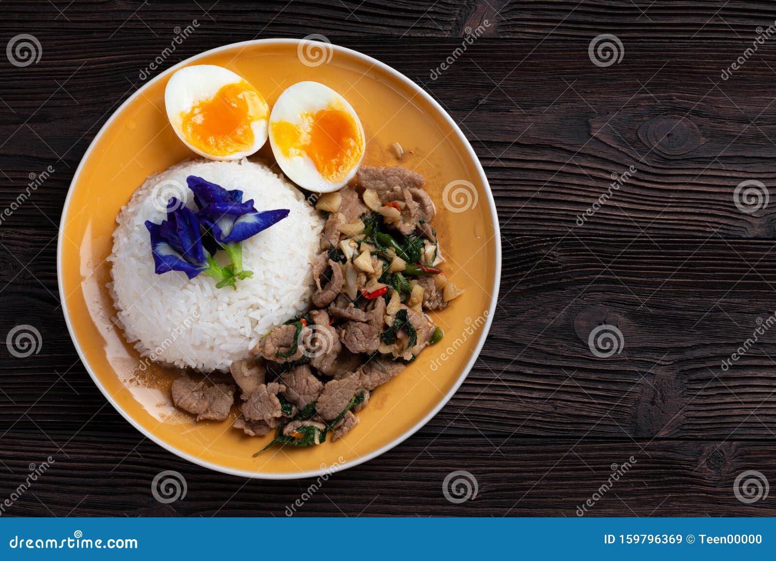 Stir-fried Spicy Beef with Basil Stock Image - Image of beef, flavoring