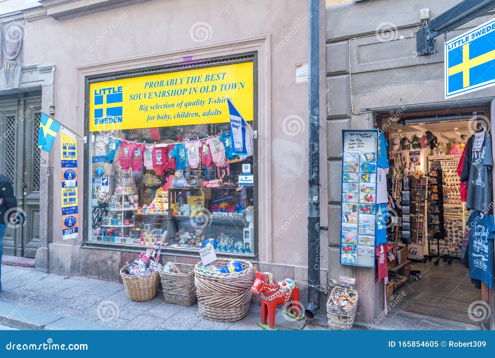 Zonnig convergentie koolhydraat Souvenir Shop in Old Town of Stockholm. Shop with Souvenirs in Gamla Stan  Editorial Image - Image of blue, gamla: 165854605