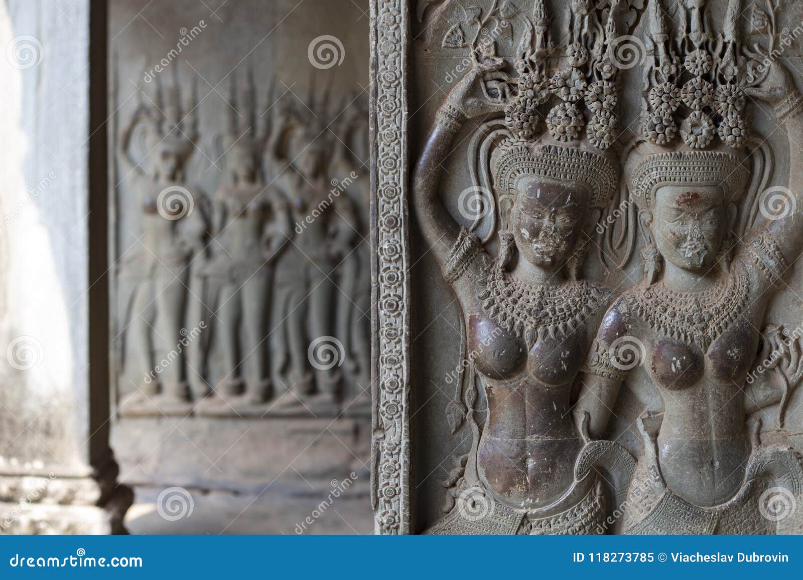 stone-bas-relief-human-figure-angkor-wat