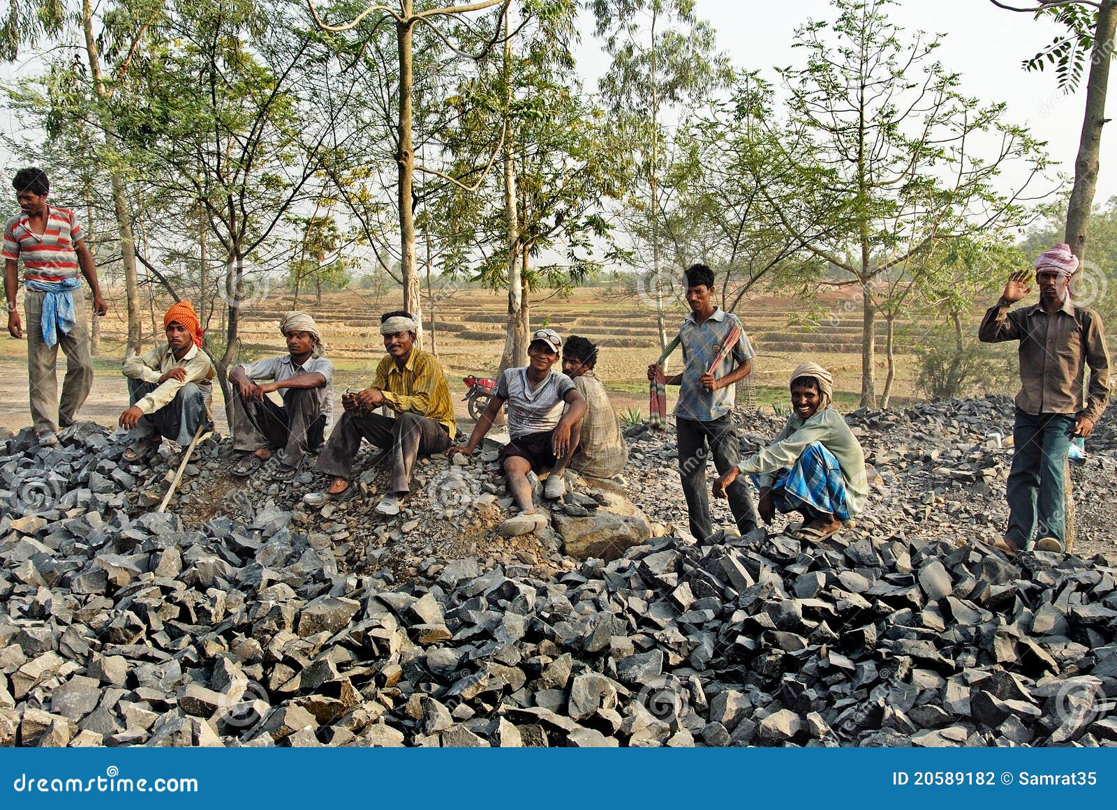 Stone crushers in India editorial photography. Image of place 20589182