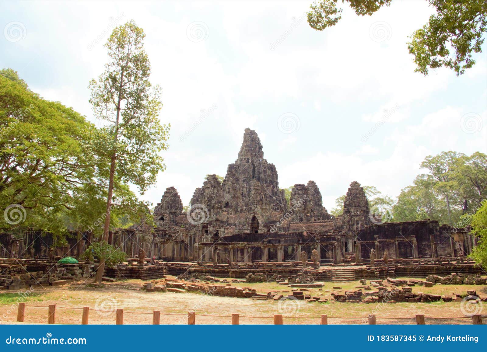 Stone Faces Of Angkor Thom Bayon Angkor Wat Cambodia Jayavarman Vii Buddha Stock Image Image Of Archeology Religion