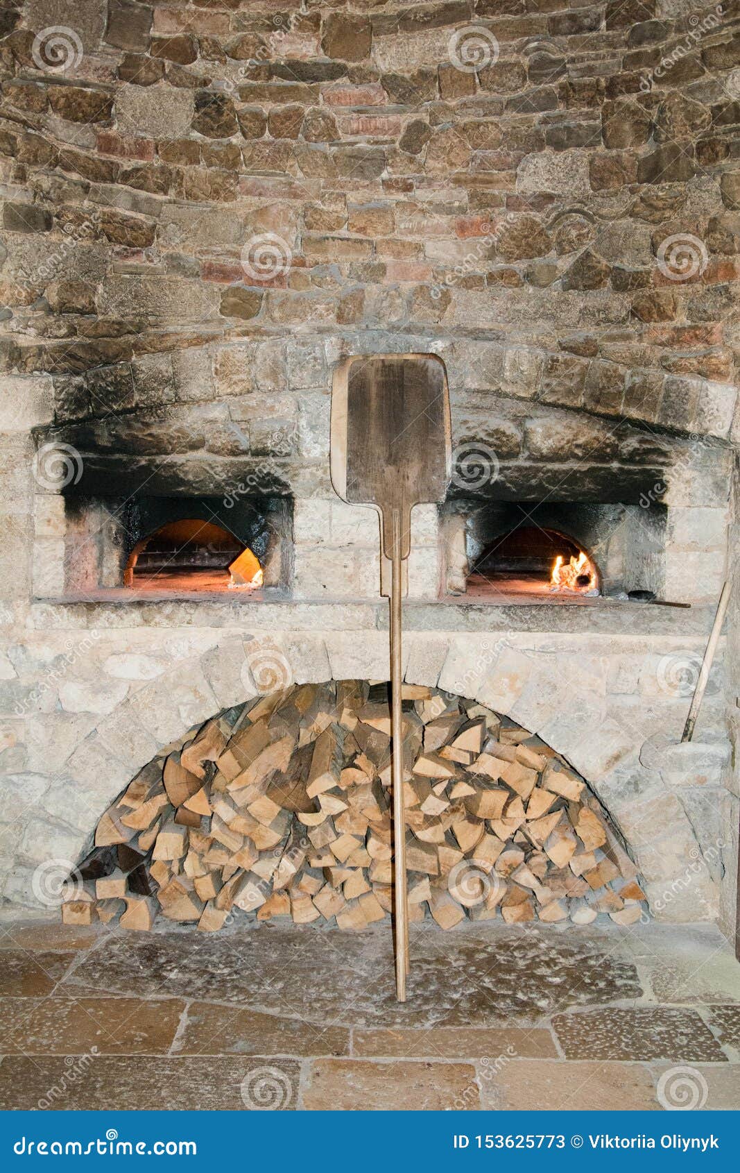 Stone pizza oven stock image. Image of arch, sibenik 153625773