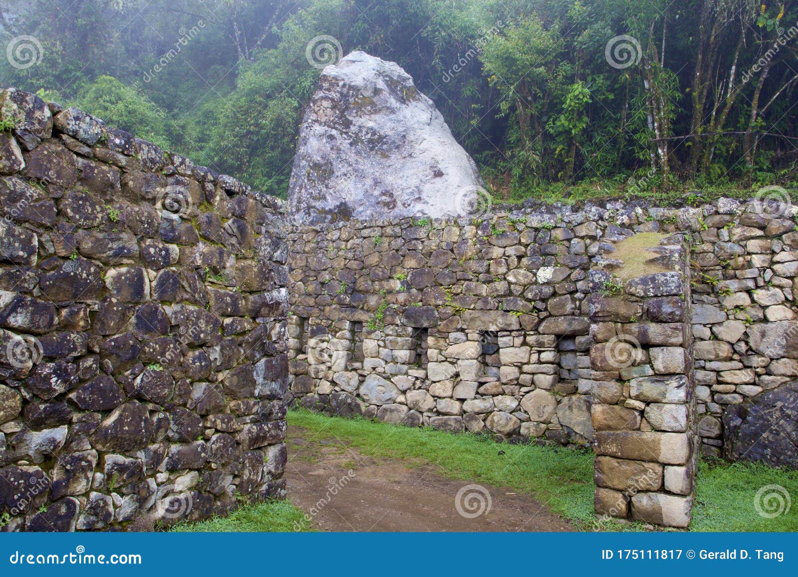 stone structures at sun gate  827743