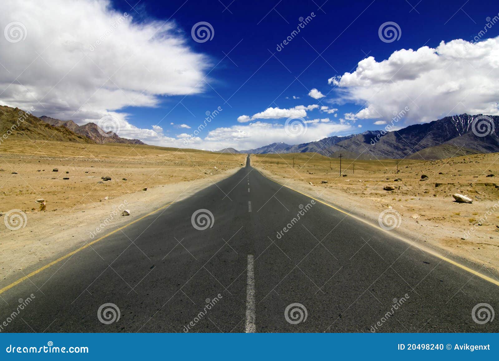 straight road in leh ladakh