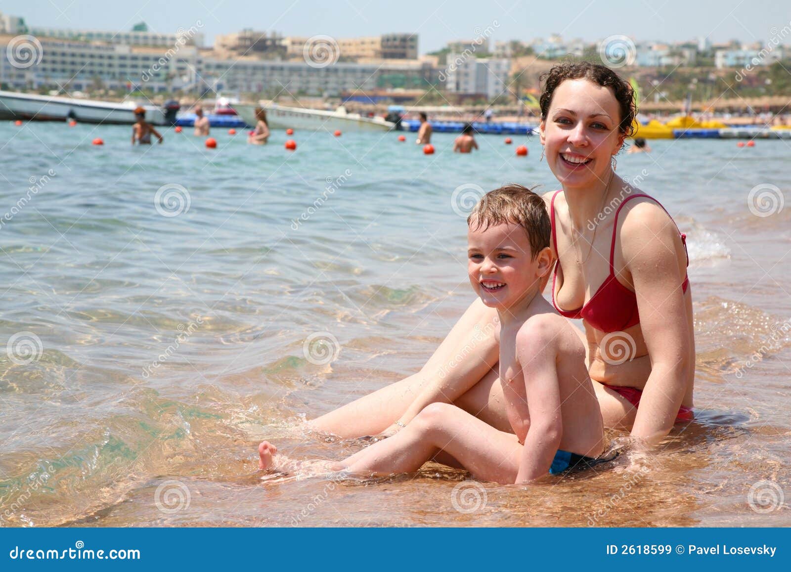 сын на пляже голым фото 58