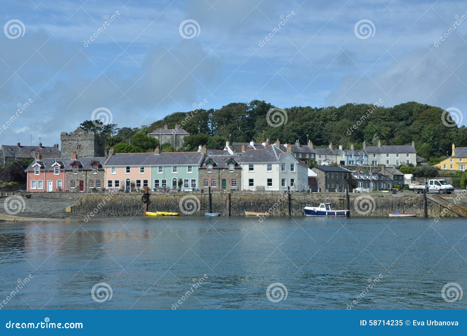 Strangford-Stadt in Nordirland. Strangford-Stadtufergegend in Strangford-Lough - Nordirland