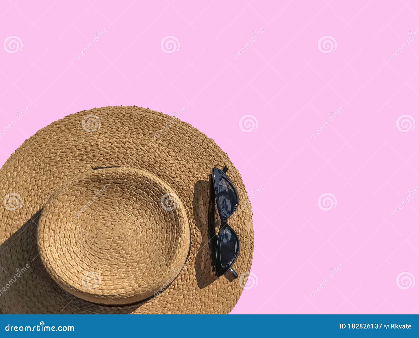 Download Straw Hat And Sunglasses Top View On Pink Background ...