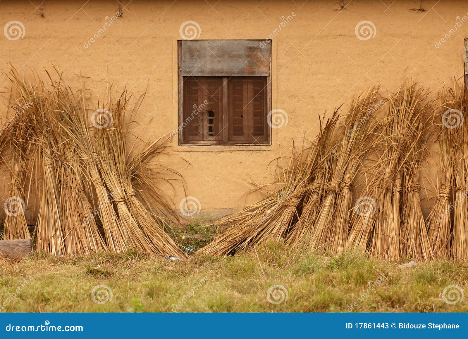 Straw on mud wall stock image. Image of home, travel 17861443